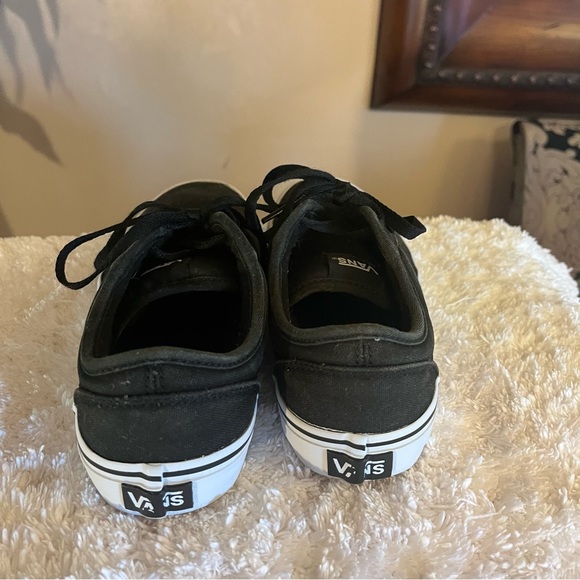 Vans - Picture 4 of 5